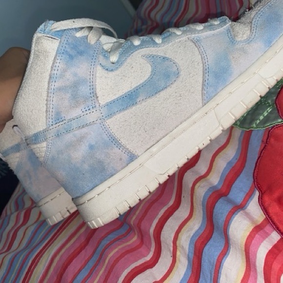 W Nike Dunk High SE - Picture 2 of 5